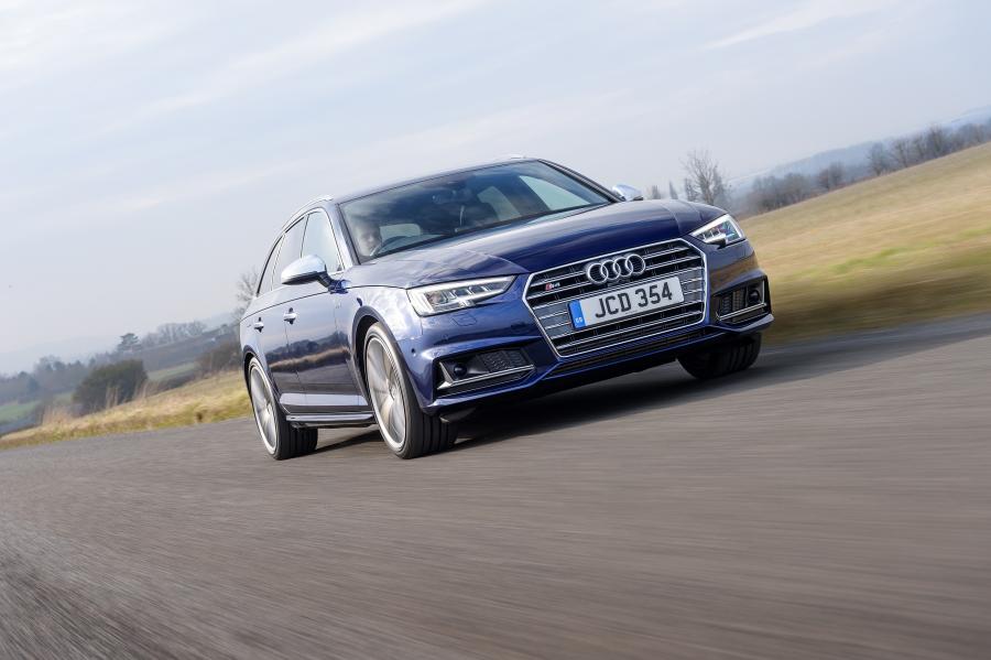  Audi S4 Avant (B9) 2017 года  (UK) (фото 21 из 31)